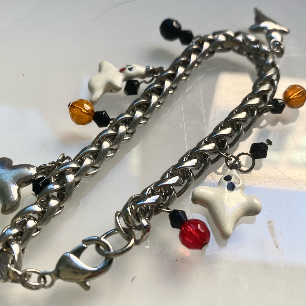 đŤSOLD OUTđŤHalloween Charm Bracelet with Enameled Ghost Charms - Picture 5 of 5